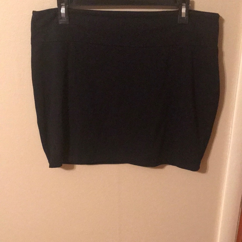 Black mini skirt Medium